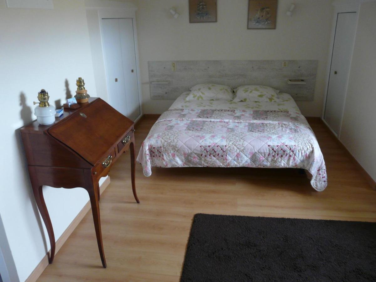 Mamoucafecouette Bed and Breakfast Roz-sur-Couesnon Exteriör bild
